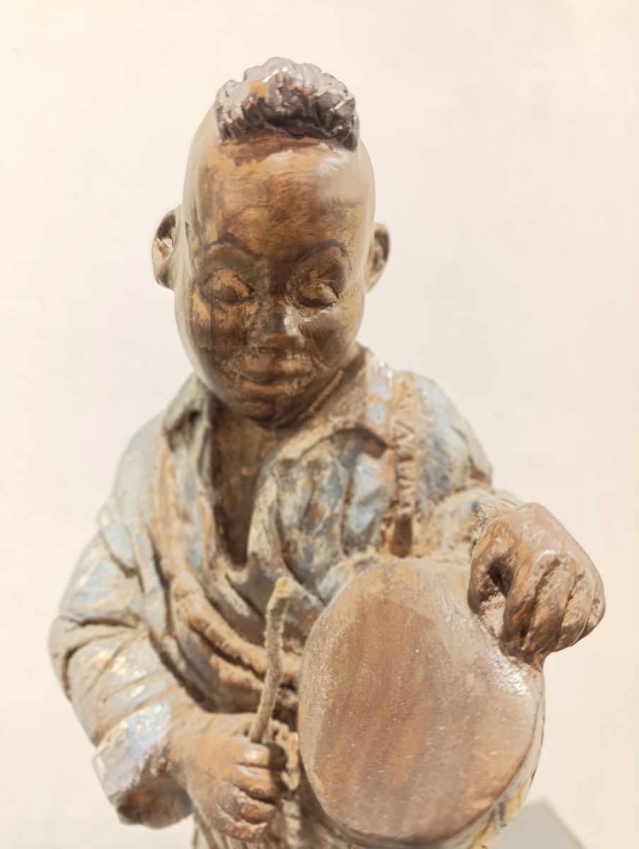 El tamborilero y la mona